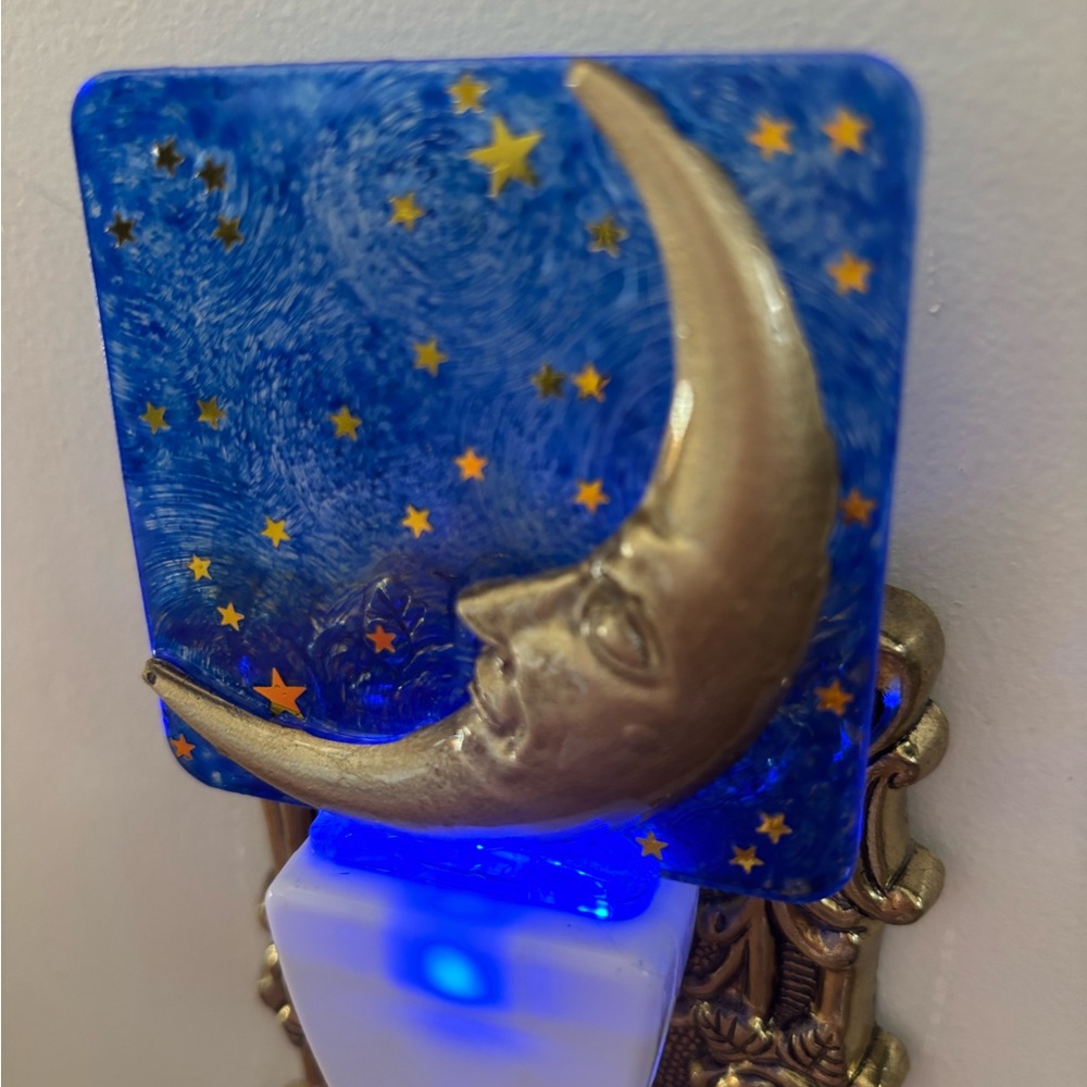 Celestial Moon Night Light, Vintage 90s Inspired Decor, Whimsigoth, Decoration - Picture 2 of 9